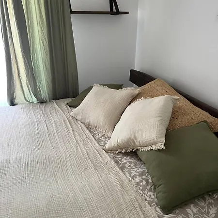 Квартира С 2 Спальнями В 5 Минутах От Пляжа Apartment *